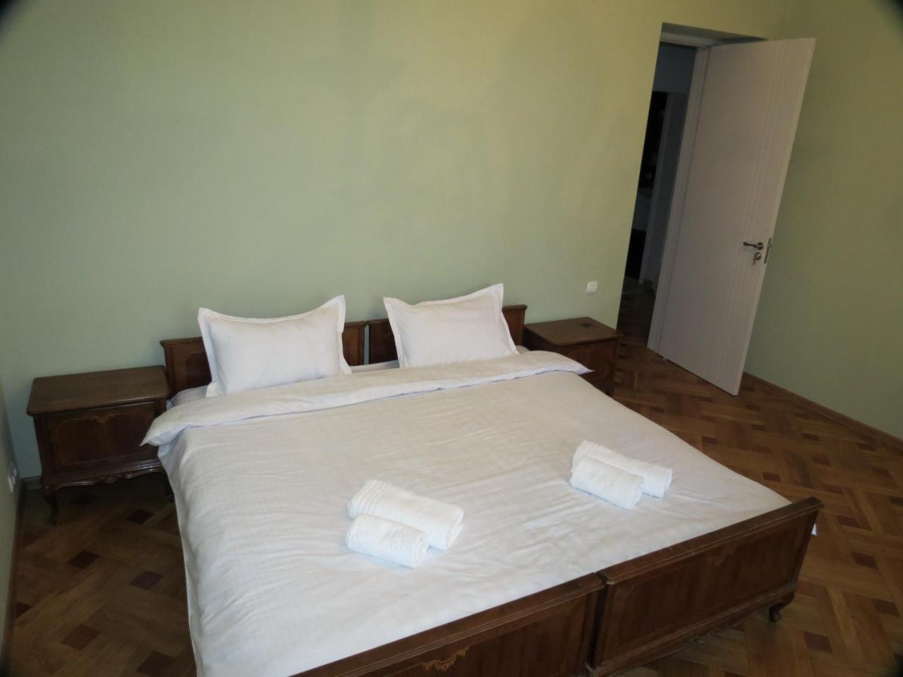 Three Rooms Apartment Tiflis Exterior foto